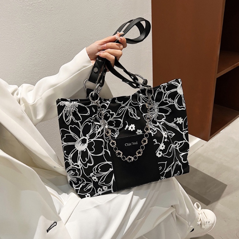 Túi Xách Vải canvas Cỡ Lớn Phối Dây Xích Đeo Vai Cá Tính Cho Nữ