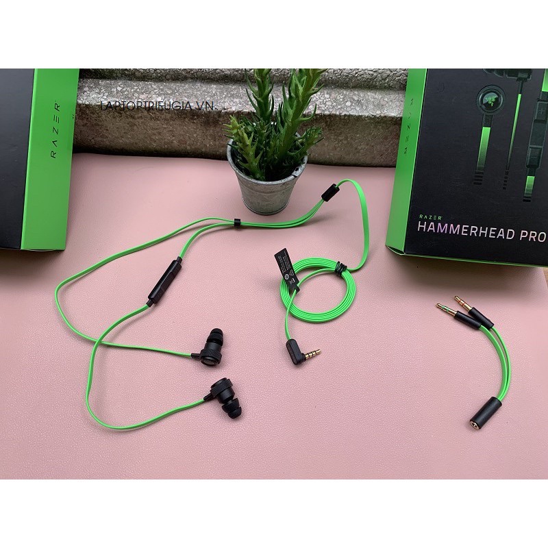 Tai nghe nhét tai chơi game Razer Hammerhead V2 Pro có chức năng cách âm kèm micro