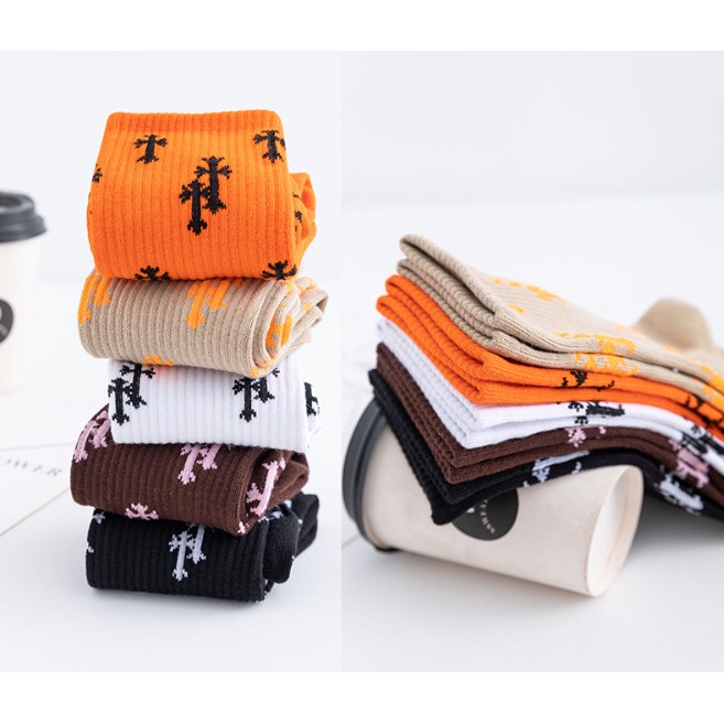 Vớ cao cổ BEE Unisex phong cách thể thao, trẻ trung &amp; năng động.