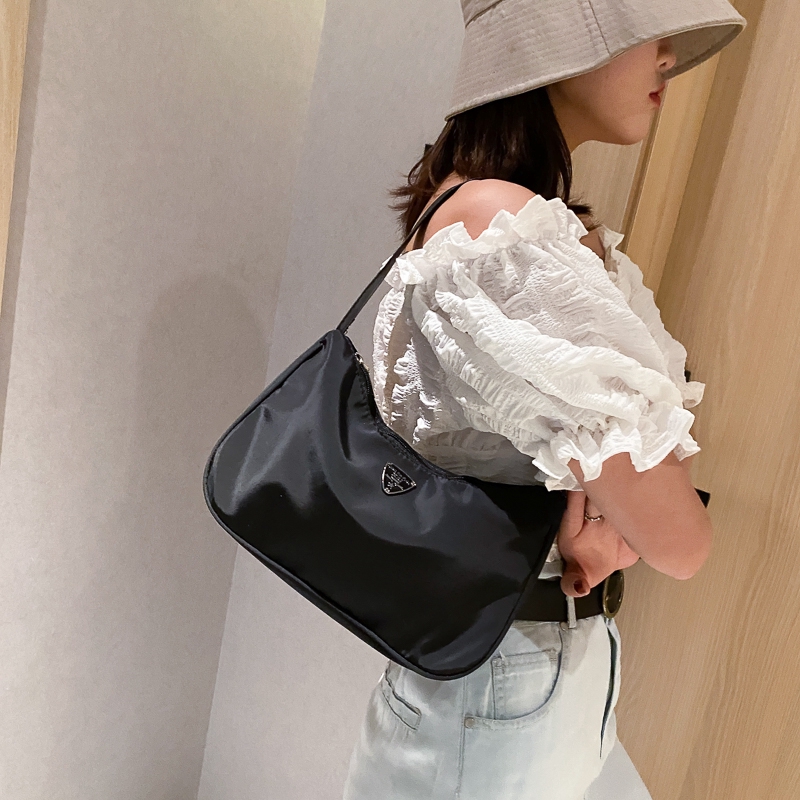 Túi đeo vai IELGY thiết kế đơn giản cá tính thời trang