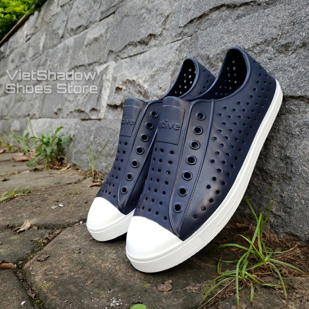 Giày nhựa siêu nhẹ nam nữ - Chất liệu nhựa xốp siêu nhẹ, không thấm nước - Màu xanh navy viền trắng