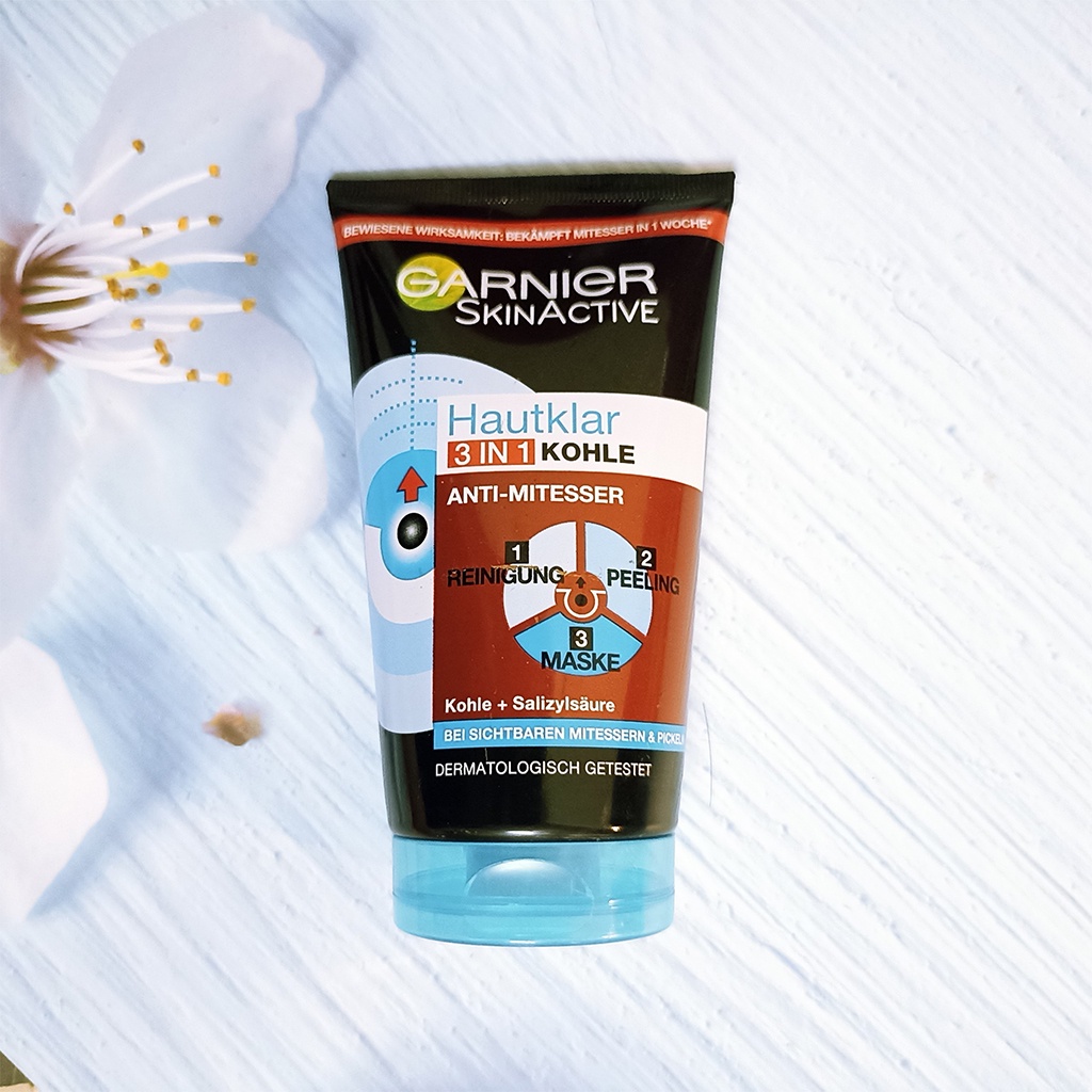 Sữa rửa mặt giảm bã nhờn, tẩy da chết GARNIER 3in1 giảm mụn cân bằng PH cho da