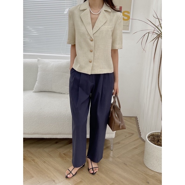 Quần dáng baggy ,chất liệu nhẹ mát, không nhăn