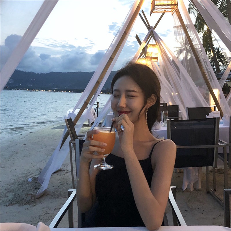 Đầm IELGY hai dây dáng chữ A màu đen trơn thời trang đi biển xinh xắn dành cho nữ