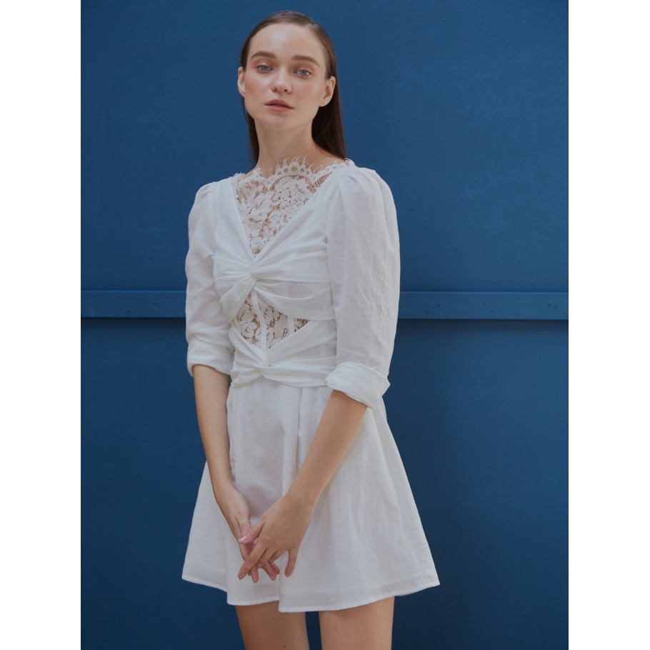 [Mã WABRWA15 giảm 15% đơn 300K] COCO SIN - Đầm Ren Trắng Twist Ngực | BigBuy360 - bigbuy360.vn