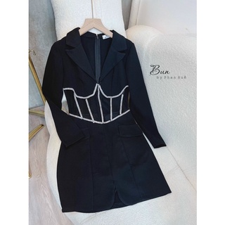 Váy cổ vest phối eo lưới đá