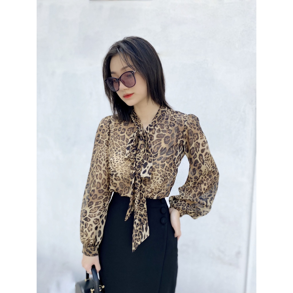 Áo họa tiết da báo, áo thiết kế chất liệu voan hàn Leo Top DTDCloset