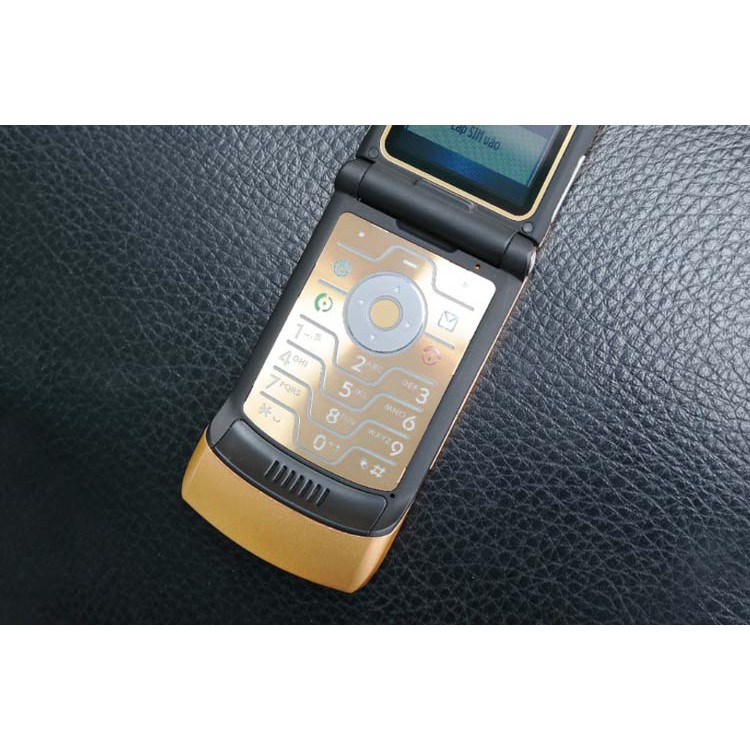 Motorola V3i nắp gặp thiết kế độc đáo sang trọng bàn phím thép bảo hành 1 NĂM