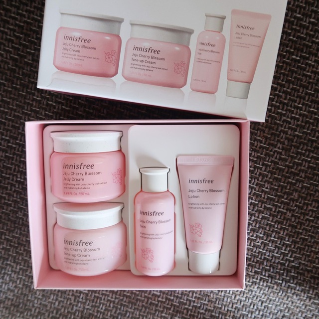 Bộ dưỡng da Innisfree Jeju Cherry Blossom Duo Set