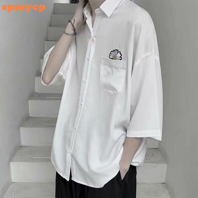 Áo sơ mi tay ngắn dáng rộng họa tiết hoa cúc màu trắng/đen | BigBuy360 - bigbuy360.vn