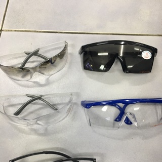 Kính đi bụi, đi đêm/ cho người mới mổ mắt