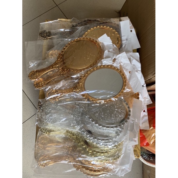 Gương hoàng cung