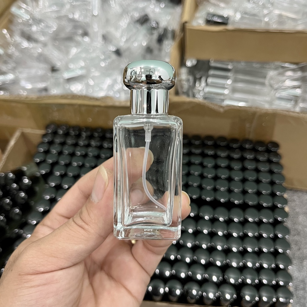 Chai,Lọ đựng Nước Hoa Thủy Tinh Hình Vuông Nắp Bạc Dung Tích 30ML