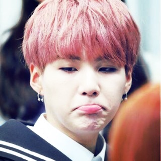 Khuyên tai BTS Suga - khuyên tai chữ C tita siêu sáng