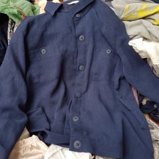 Sale lộn xộn trên live