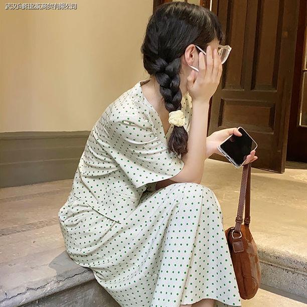 Set Áo Tay Ngắn Họa Tiết Chấm Bi Và Chân Váy Dài Trung Bình Phong Cách Retro Cho Nữ