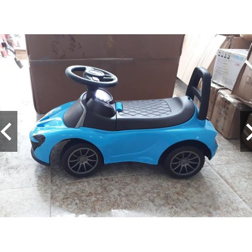 Xe lắc bơi chòi chân ô tô