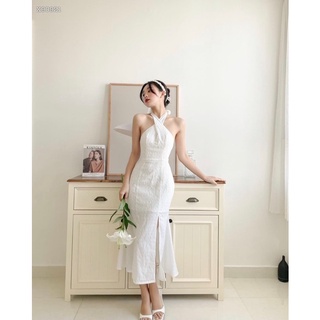 ❤️ hỏa tốc ❤️ đầm trắng cổ yếm xoắn xẻ tà 🤍 mẫu này phải gọi là cực xinh luôn nhé 🤍