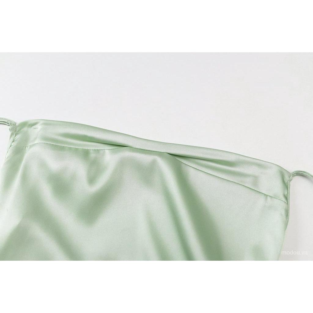 Đầm satin hai dây hở lưng gợi cảm dành cho nữ