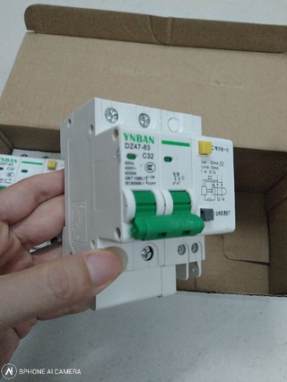 aptomat chống giật 2 pha C20