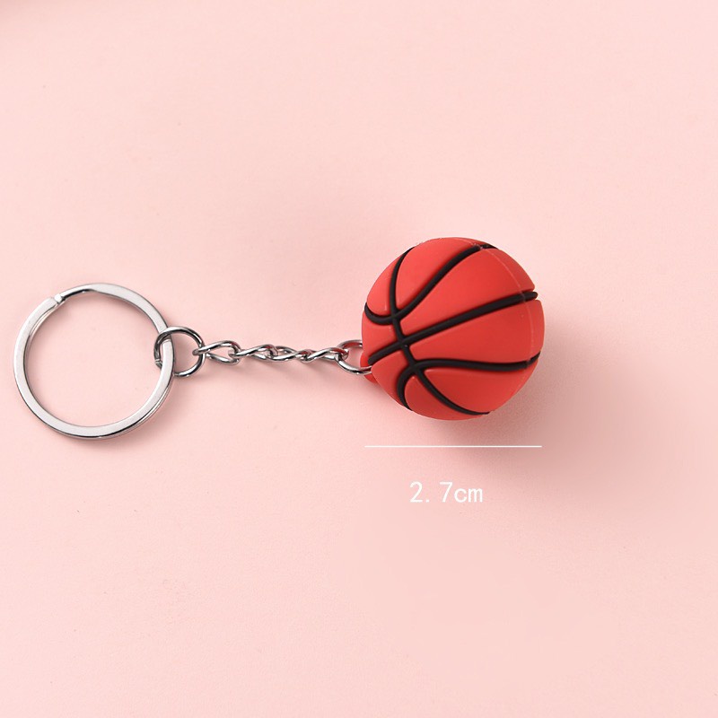 Móc khoá 4 loại bóng bao gồm bóng đá , bóng tenis , bóng rổ và bóng bầu dục