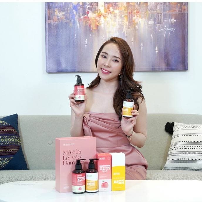 Dung dịch vệ sinh phụ nữ Gel X2 Nano Nghệ Giảm Ngứa Cỏ Cây Hoa Lá dung tích 150 ml