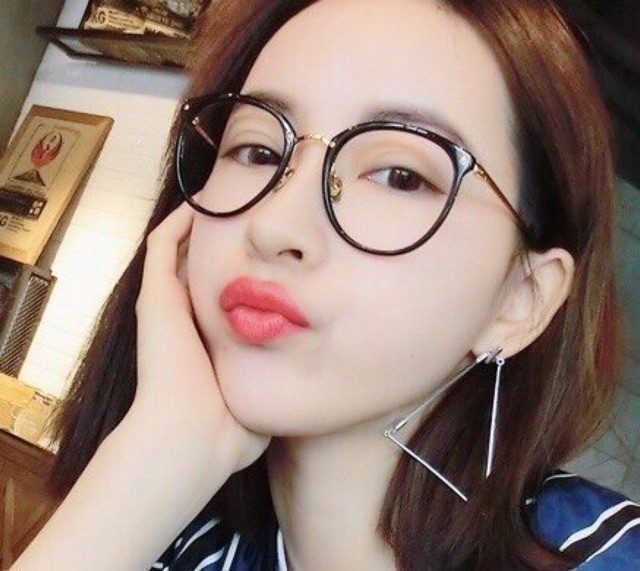 gọng Kính cậ mắt mèo 2 màu viền vàng nhận lắp cận viễn loạn theo yêu cầu