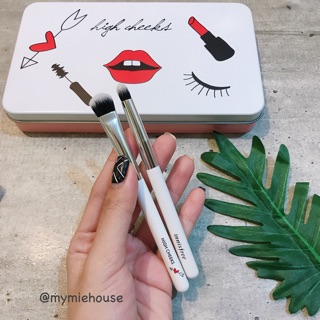 SET CỌ LIMITED INNISFREE