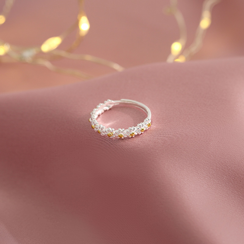 Nhẫn Đeo Tay Kim Loại Tạo Hình Hoa Cúc Xinh Xắn Cho Nữ