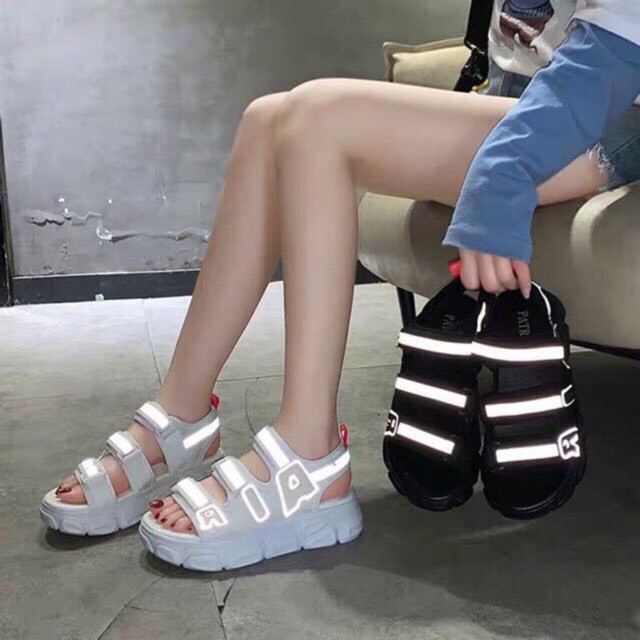 [Mã FASHIONT4WA2 giảm 10k đơn từ 50k] GIÀY SANDAL NỮ ĐẾ CAO BA QUAI DÁN PHẢN QUANG SIÊU XINH