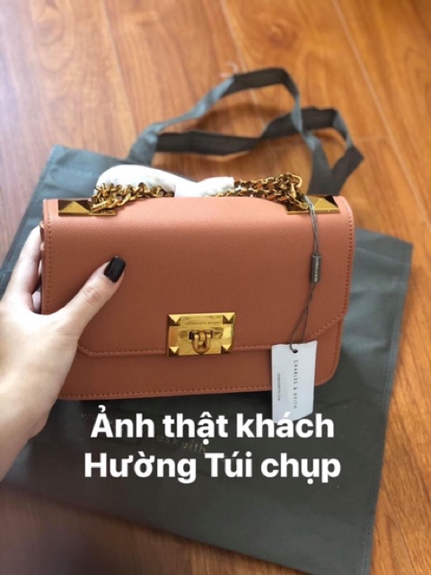 Túi Chữ C khoá vuông đinh da trơn size 22 đẹp xuất sắc