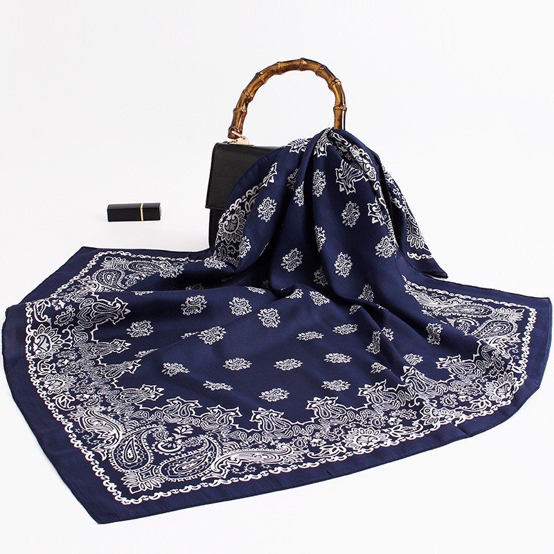 Mô tả Khăn bandana quấn làm áo Blackpink cao cấp 70 70x70cm: - Size chuẩn khăn lụa vuông 90x90 cm - Khăn lụa bandana hàn