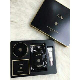Set phấn nước OHUI màu đen