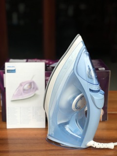 Bàn ủi hơi nước Philips GC2676