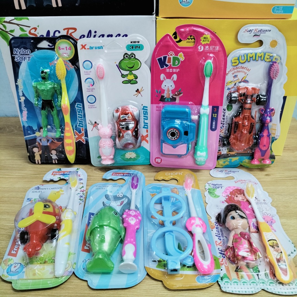 Bàn Chải Đánh Răng Trẻ Em Tặng Kèm Đồ Chơi Siêu Dễ Thương - Dành Bé 3 Tuổi Trở Lên Lông Siêu Mềm