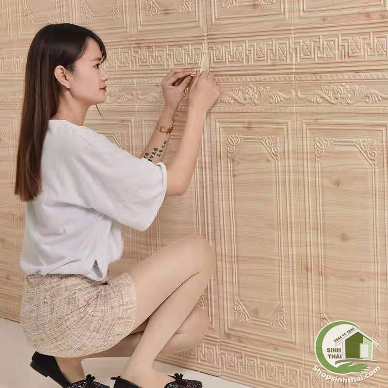 Xốp dán tường hoa văn cổ điển màu vàng - hoa văn ngẫu nhiên - xốp dán chân tường - lamri dán tường