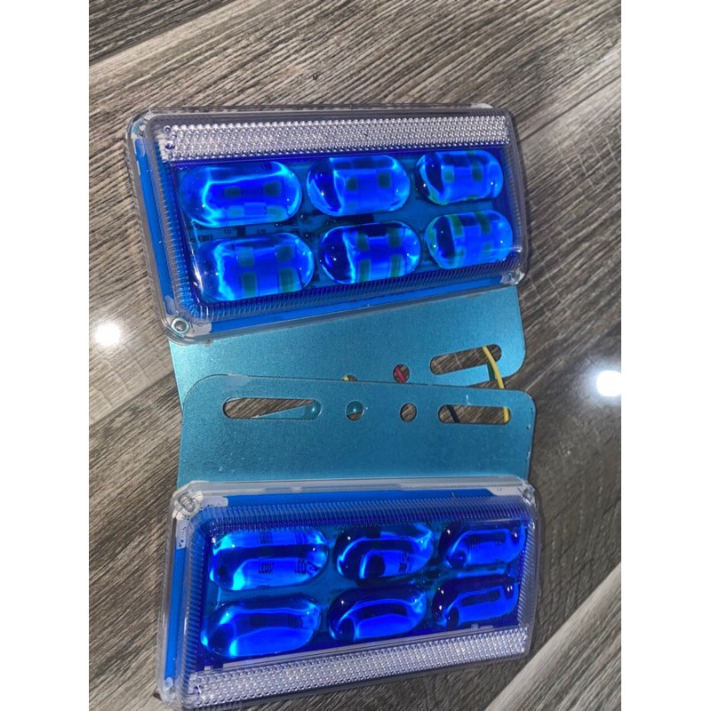 Sản phẩm gia đình làm: 1 cái lét sườn 6x12cm xanh dương 12v 24v