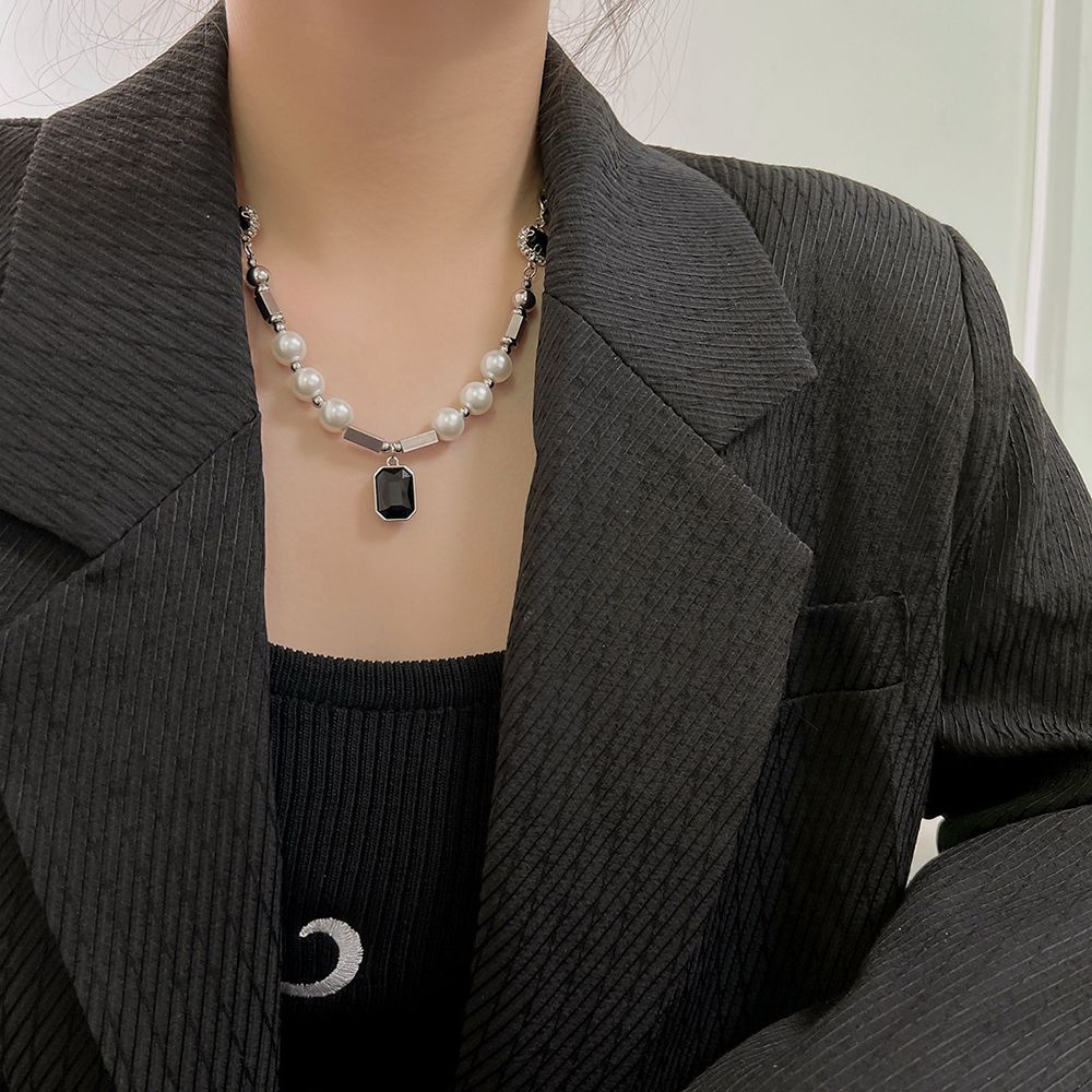 Vòng cổ choker đính ngọc trai giả màu đen phong cách hiphop Hàn Quốc cho nữ