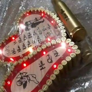Trái tim vỏ đạn