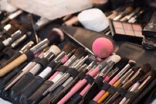 |Mẫu mới nhất| NƯỚC RỬA CỌ TRANG ĐIỂM DAISO