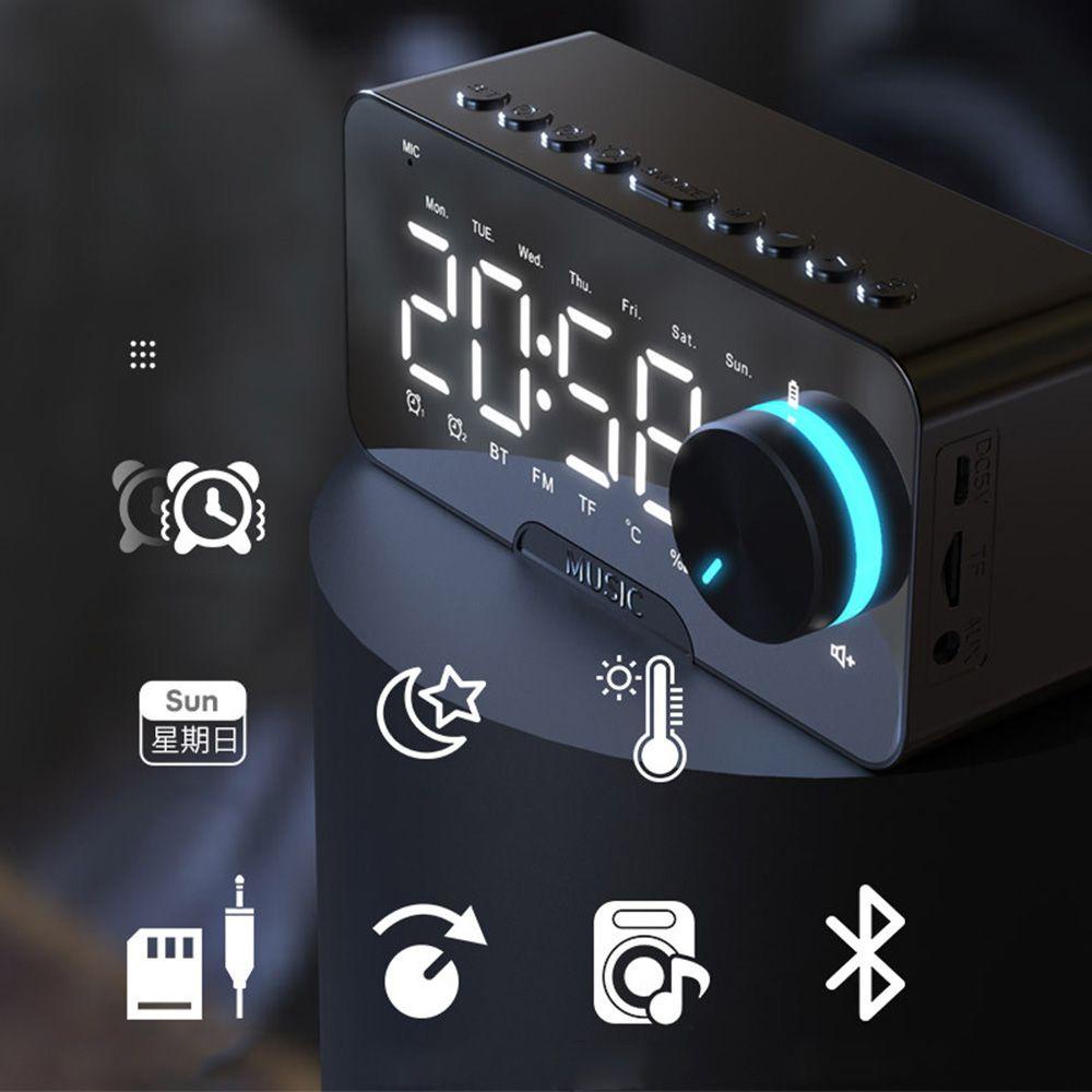 Đồng Hồ Điện Tử Màn Hình LED Kỹ Thuật Số Kèm Sạc USB Tiện Dụng Cho Gia Đình / Văn Phòng