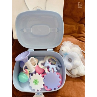 Set đồ gặm nướu dành cho trẻ sơ sinh gồm 9 món