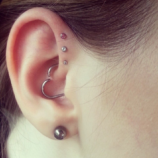 1 CHIẾC KHUYÊN MŨI/ĐEO SỤN HÌNH