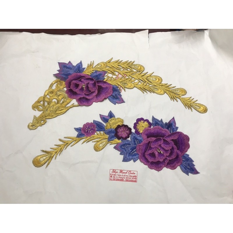 Cặp Hoa và công thêu