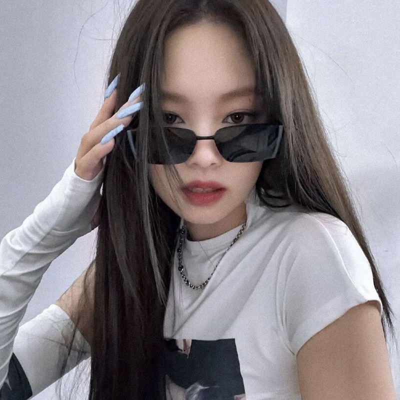 Kính mát gọng vuông mỏng màu bạc phong cách JENNIE