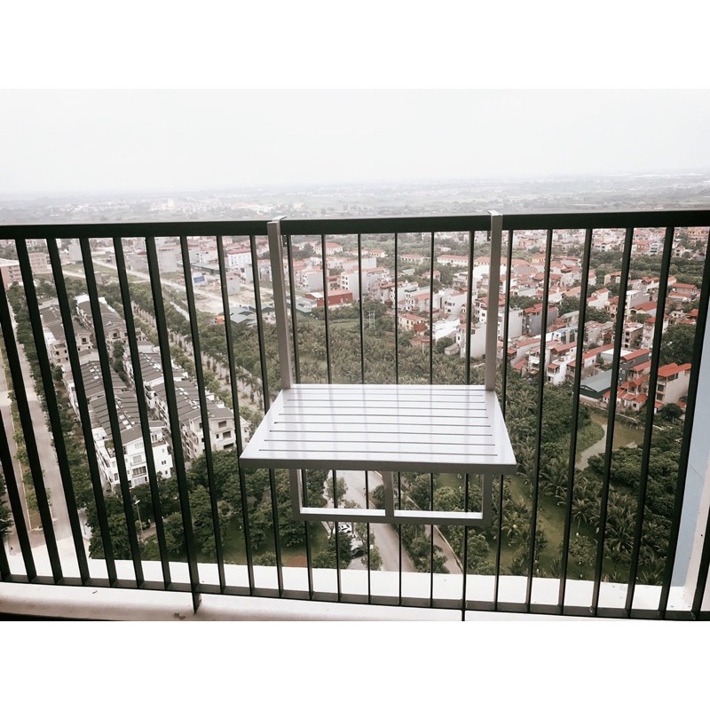 Bàn treo ban công gấp được Green Home