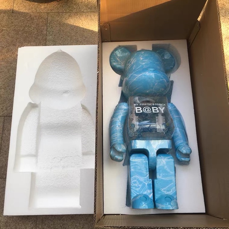 Bearbrick 400% x Coca tượng bearbrick trang trí 28cm