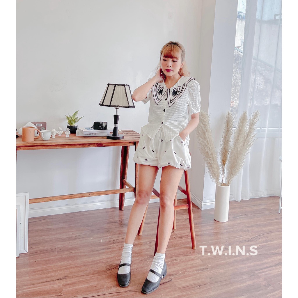 Áo sơ mi xốp cổ peter thêu hoa 3090