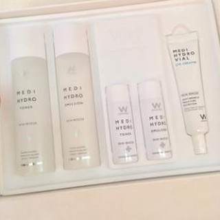 WONJIN EFFECT - MEDI HYDRO SÉT cung cấp nước thần tốc cho da,giúp da căng bóng sau 1 đêm 120ml/30