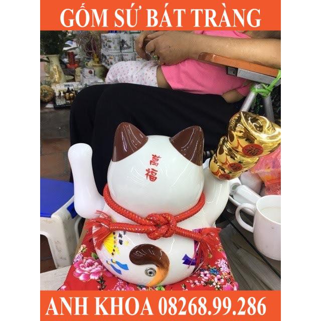 Mèo Thần Tài Cầm Xiên Đĩnh Vàng Cao 27 Cm kèm sạc và thảm - Gốm sứ Bát Tràng Anh Khoa